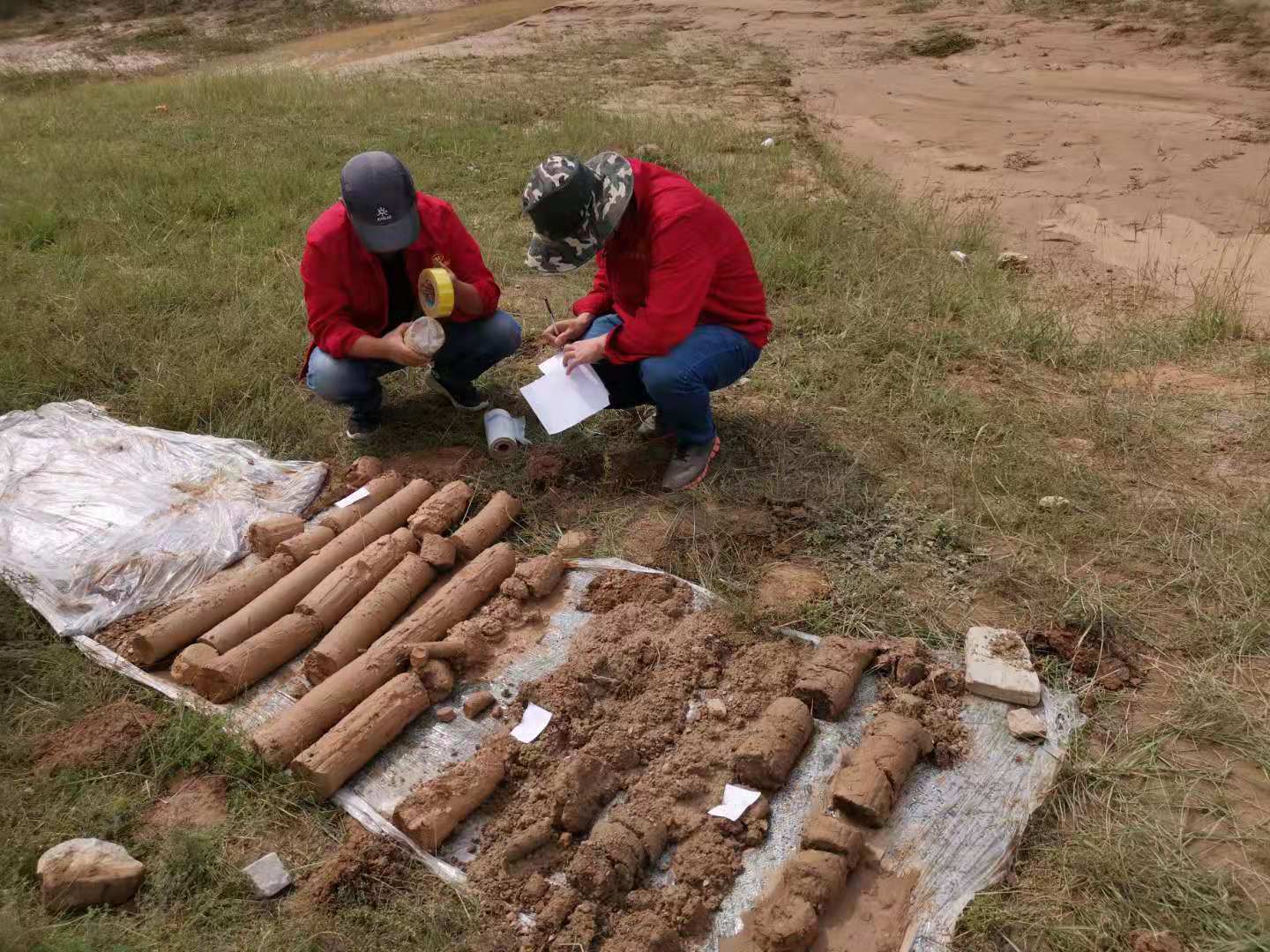 我国BOB半岛油气和非油气矿产地质勘查投资均连续三年实现正增长(图1)